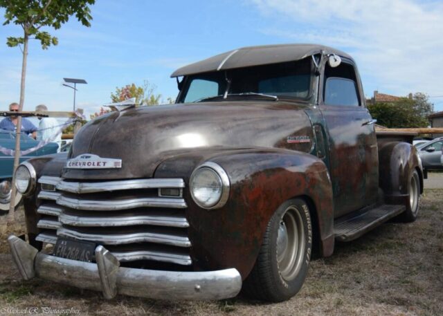 vieux camion marron